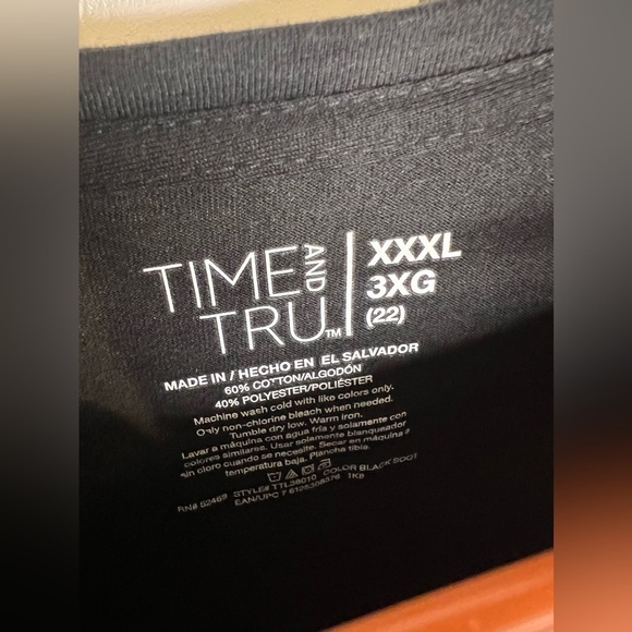 D18.02 New Time & True Black Long Sleeve VNeck XXXL - Picture 2 of 3